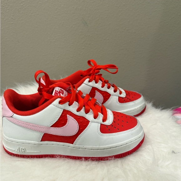 Colorful Sneaker Collection - Picture 15 of 16